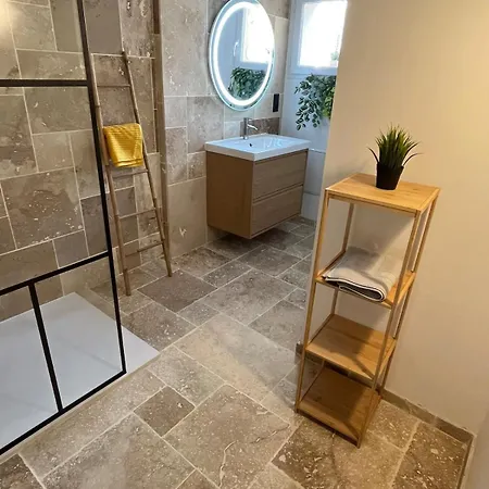 Apartment House With Patio And Air Conditioning *