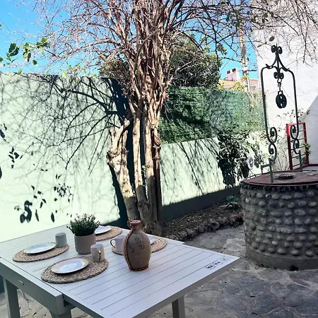 House With Patio And Air Conditioning